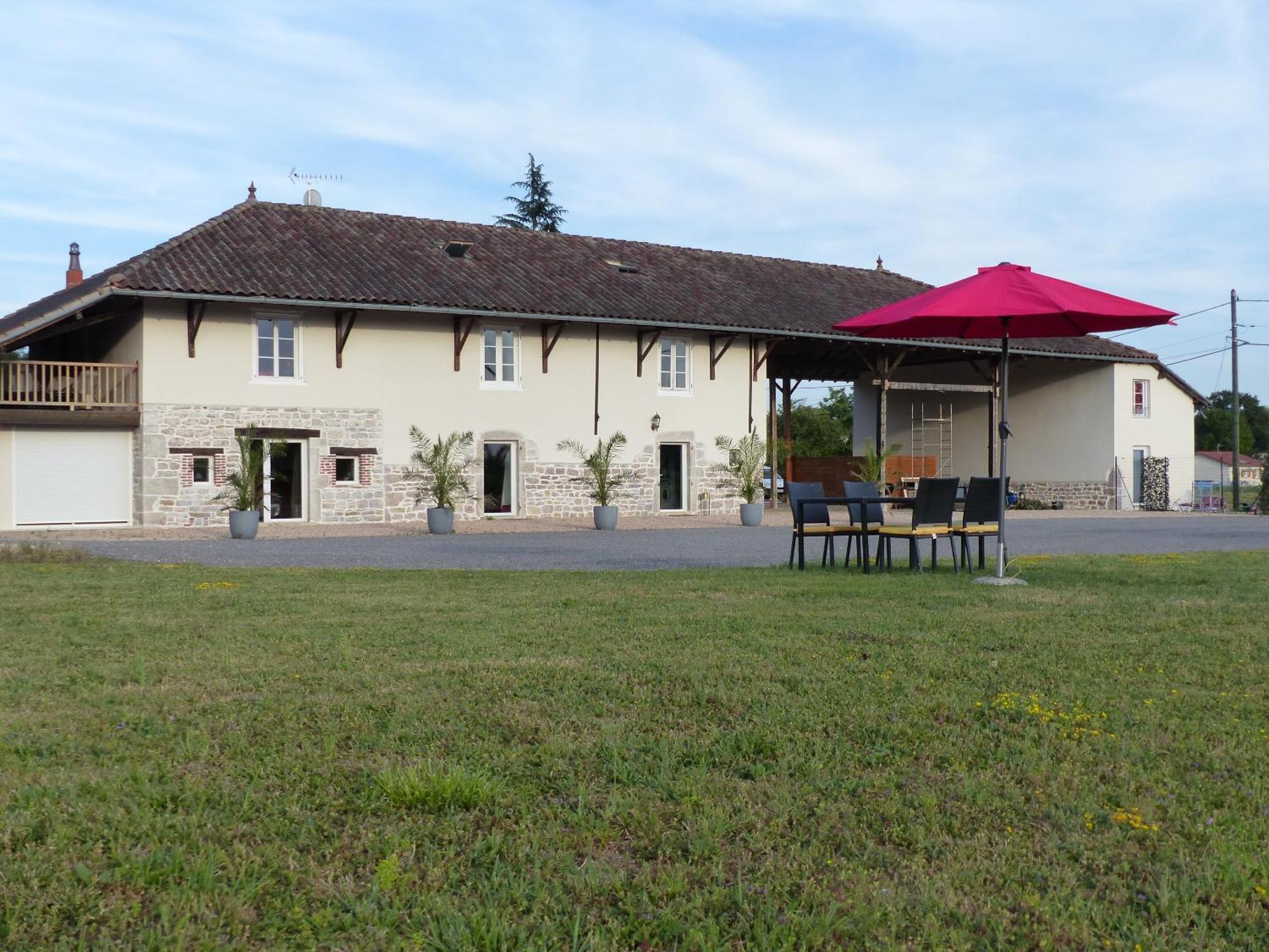 Gites Domaine De La Rochere Domsure 外观 照片